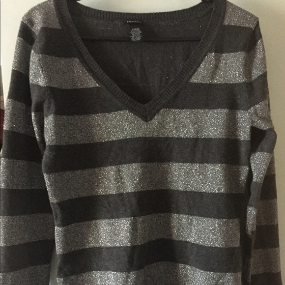 Rue21 Tops - Rue21 sparkly gray and black long sleeve shirt